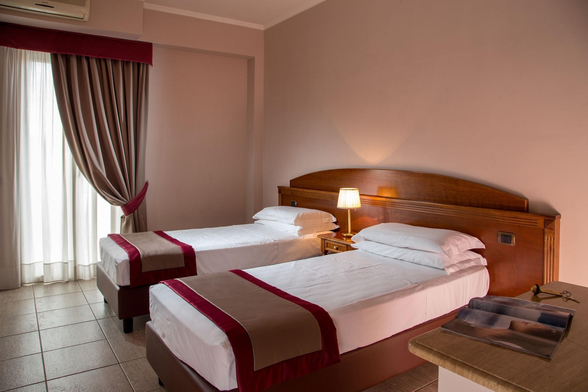Marini Park Hotel Castel di Leva Dış mekan fotoğraf