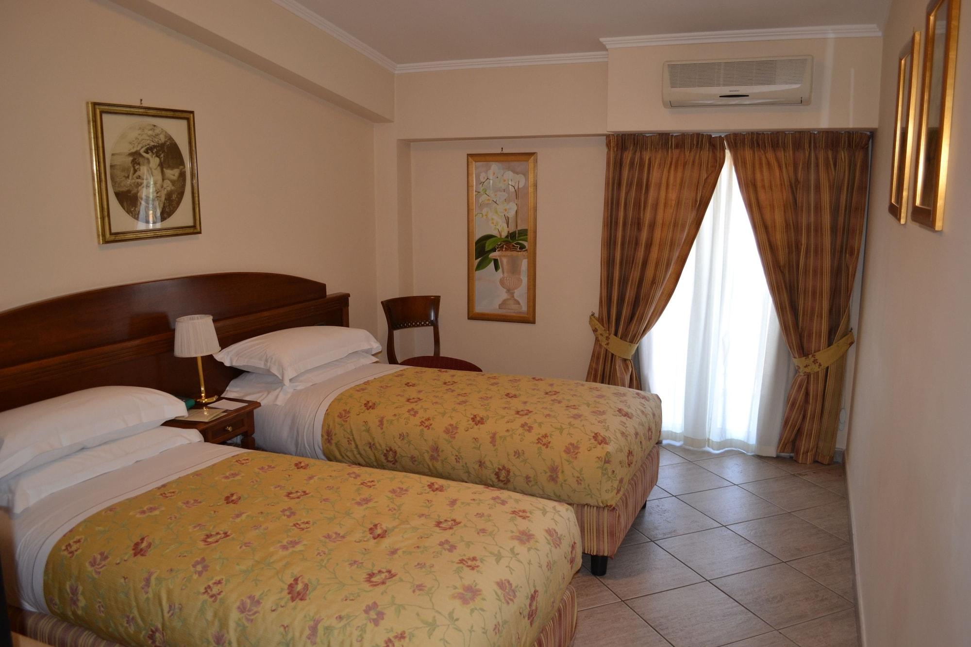 Marini Park Hotel Castel di Leva Dış mekan fotoğraf