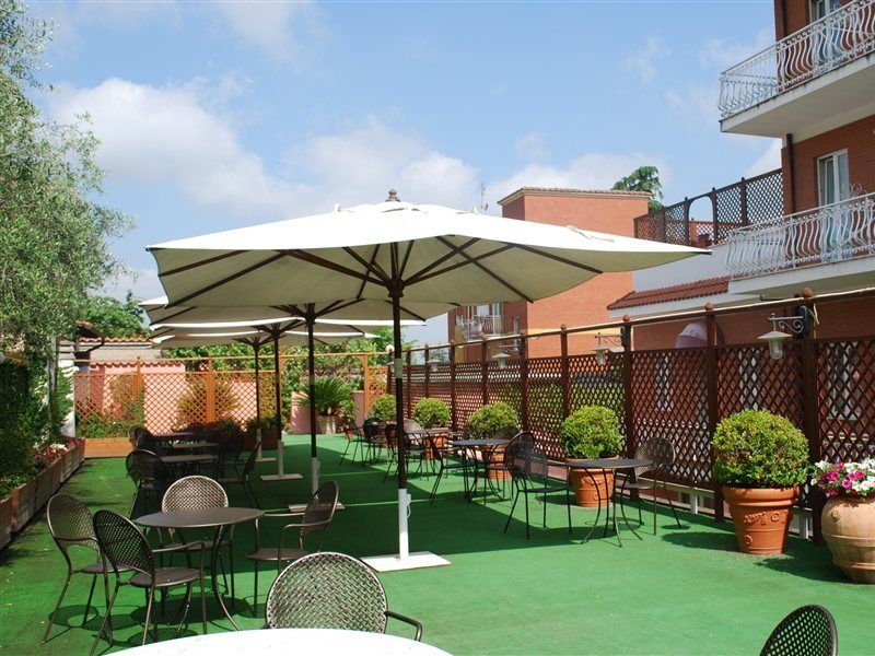 Marini Park Hotel Castel di Leva Restoran fotoğraf